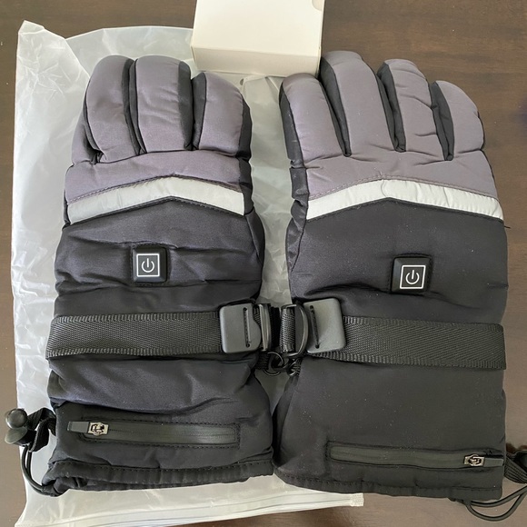 Brand new Heating Gloves with battery included. - Picture 3 of 4
